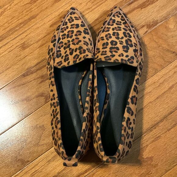 Size 10 pointy toe, animal print flats NWOT - Picture 1 of 5